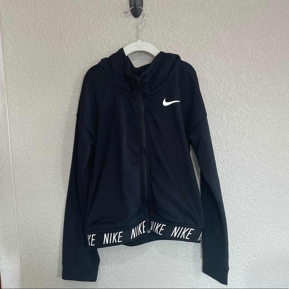 Nike zip up jacket size medium